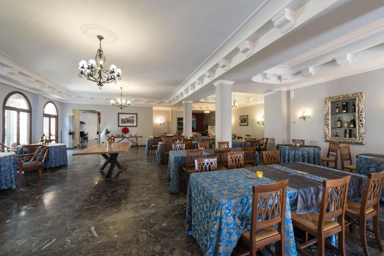 Hotel Corallo Монтекатини Терме Екстериор снимка